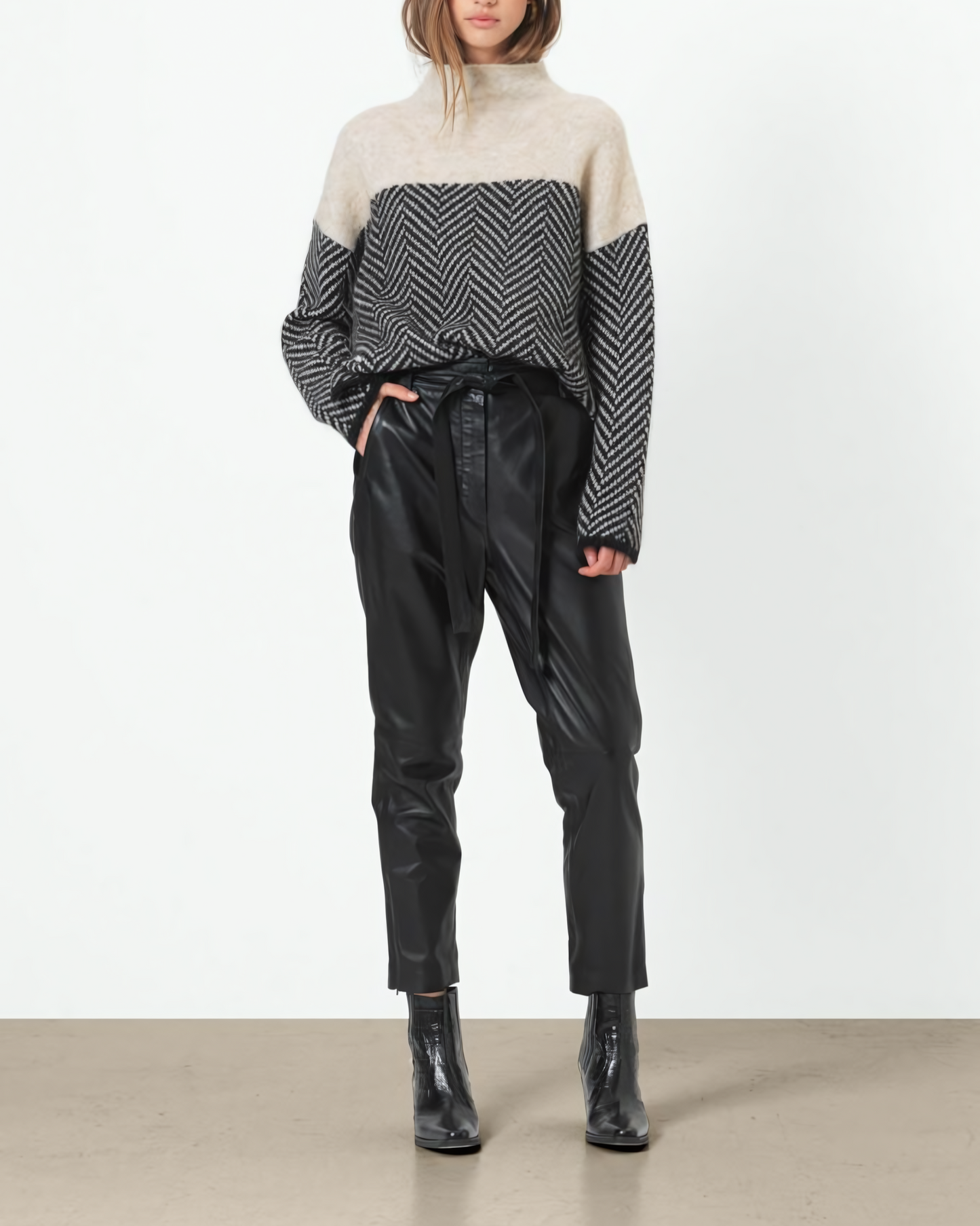 Vanessa Sweater - Your new favorite to stay warm and look chic